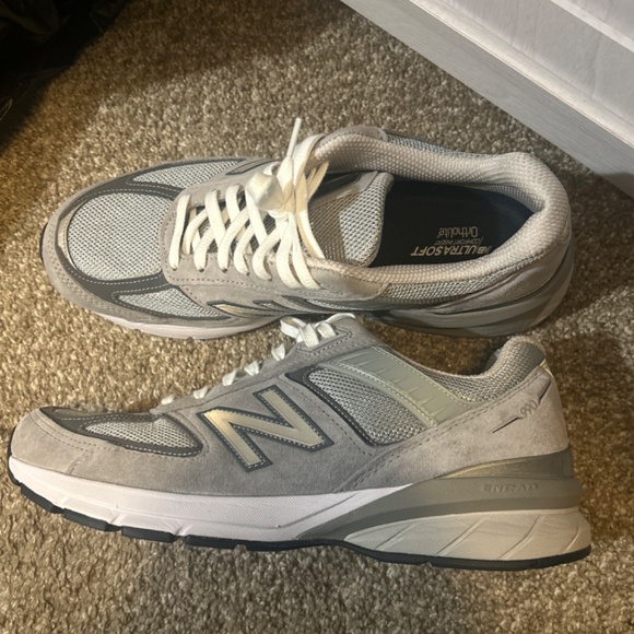 BRAND NEW NEW BALANCE 990 V5 - Picture 11 of 15
